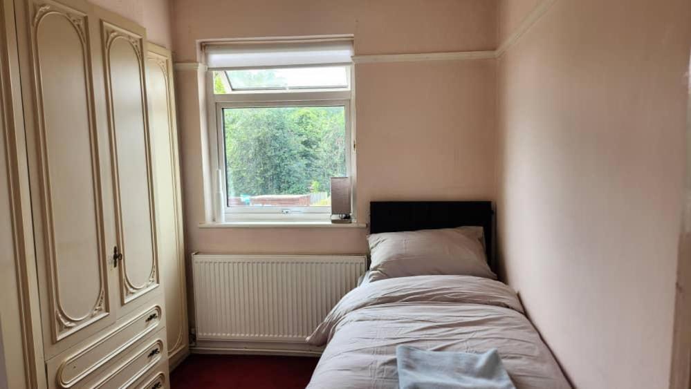 Cosy 4 Bed Home Edmonton Ngoại thất bức ảnh